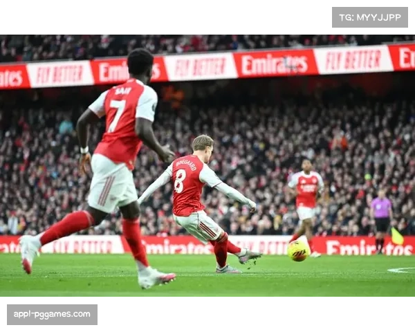 阿森纳发布对阵维拉赛前训练图，萨卡、厄德高参与合练